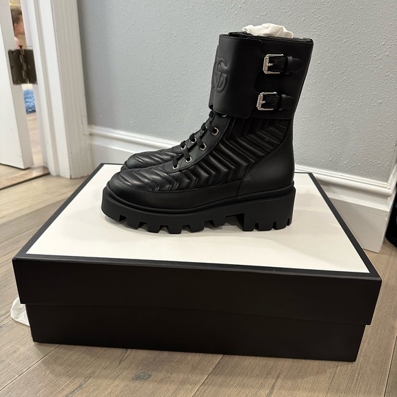 Brand new authentic logo combat boots - Picture 4 of 5